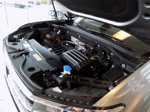 Used 2023 Volkswagen Atlas SE w/ Panoramic Sunroof Package image 34