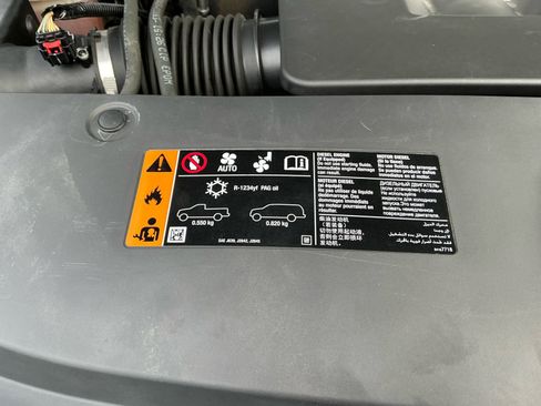 Used 2017 Cadillac Escalade Premium Luxury image 20