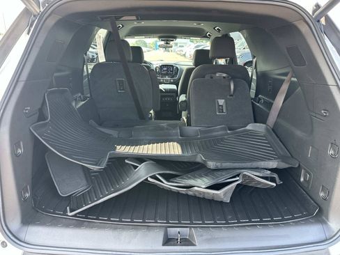 Certified 2023 Chevrolet Traverse LT w/ Midnight/Sport Edition AWD/4WD image 9