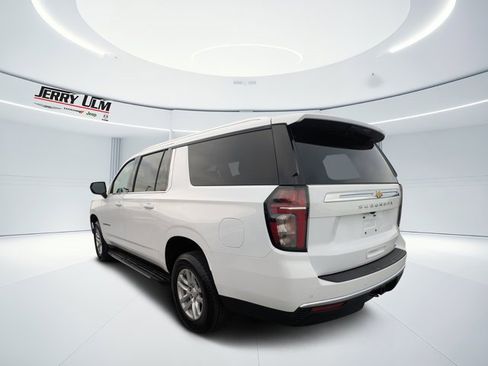 Used 2023 Chevrolet Suburban LT image 5
