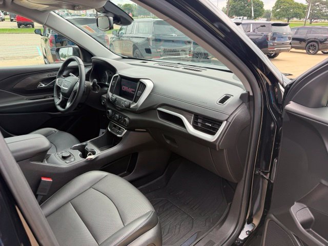 Used 2024 GMC Terrain SLT w/ LPO, Floor Liner Package AWD/4WD image 19