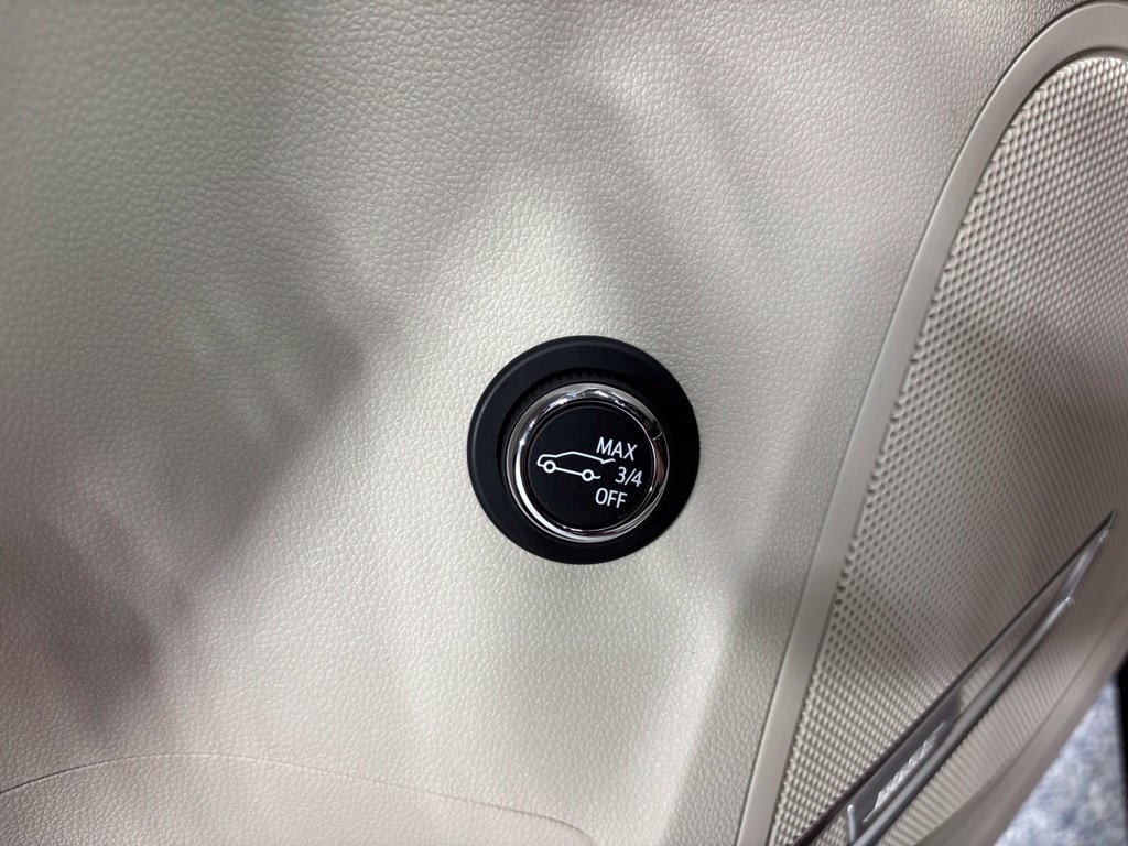 Used 2023 Buick Envision Avenir AWD/4WD image 46