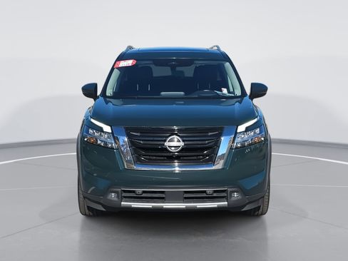 Used 2022 Nissan Pathfinder Platinum w/ Cargo Package image 8