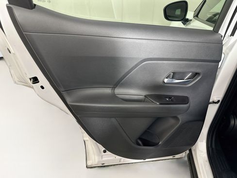 Used 2025 Nissan Kicks SV FWD image 24