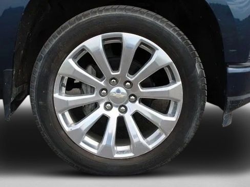 Used 2019 Chevrolet Silverado 1500 High Country w/ Technology Package image 31