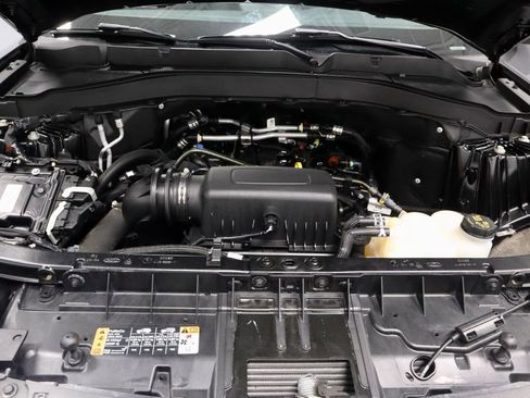 Certified 2024 Ford Explorer XLT w/ Equipment Group 202A AWD/4WD image 17