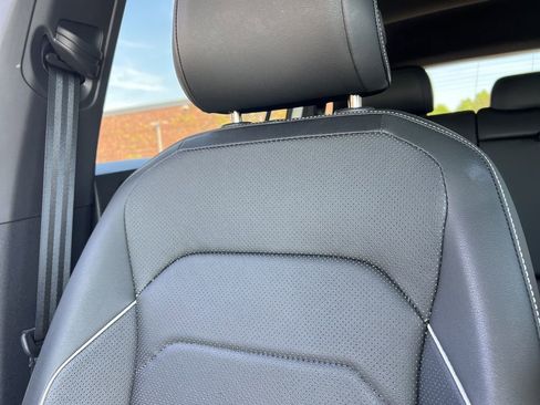 Used 2024 Volkswagen Tiguan SEL R-Line image 21