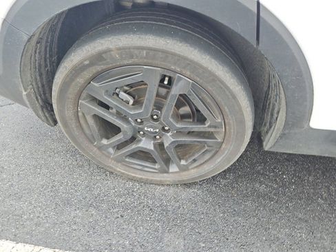 Used 2023 Kia Telluride SX X-Line image 9