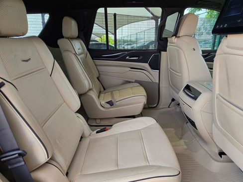 Certified 2024 Cadillac Escalade Premium Luxury AWD/4WD image 31