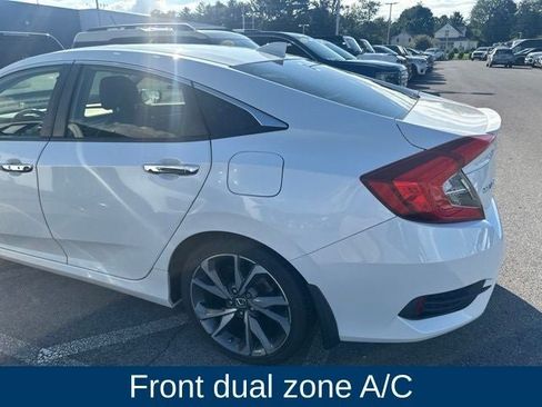 Used 2019 Honda Civic Touring image 10