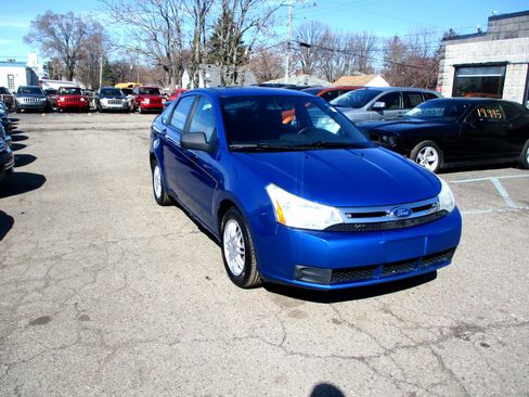 Used 2011 Ford Focus SE w/ 201A Rapid Spec Order Code image 1