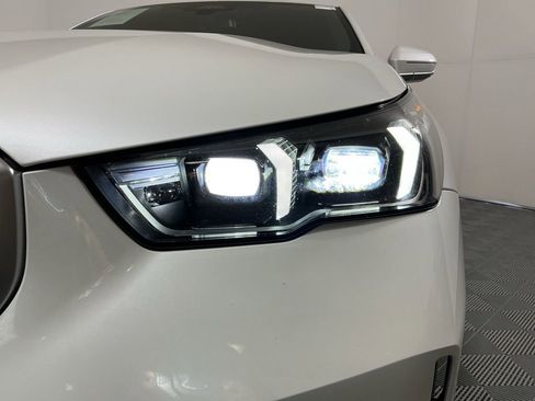 Certified 2025 BMW 530i w/ Premium Package image 8