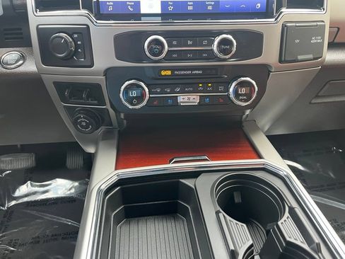Used 2022 Ford F250 King Ranch w/ King Ranch Ultimate Package AWD/4WD image 33