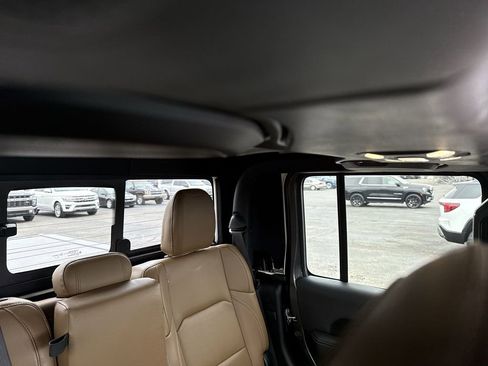 Used 2021 Jeep Gladiator Rubicon image 14