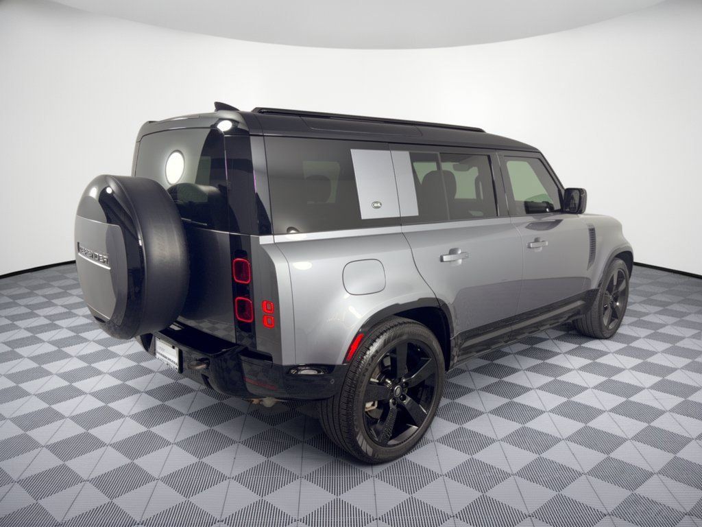 Used 2024 Land Rover Defender 110 X-Dynamic SE AWD/4WD image 9