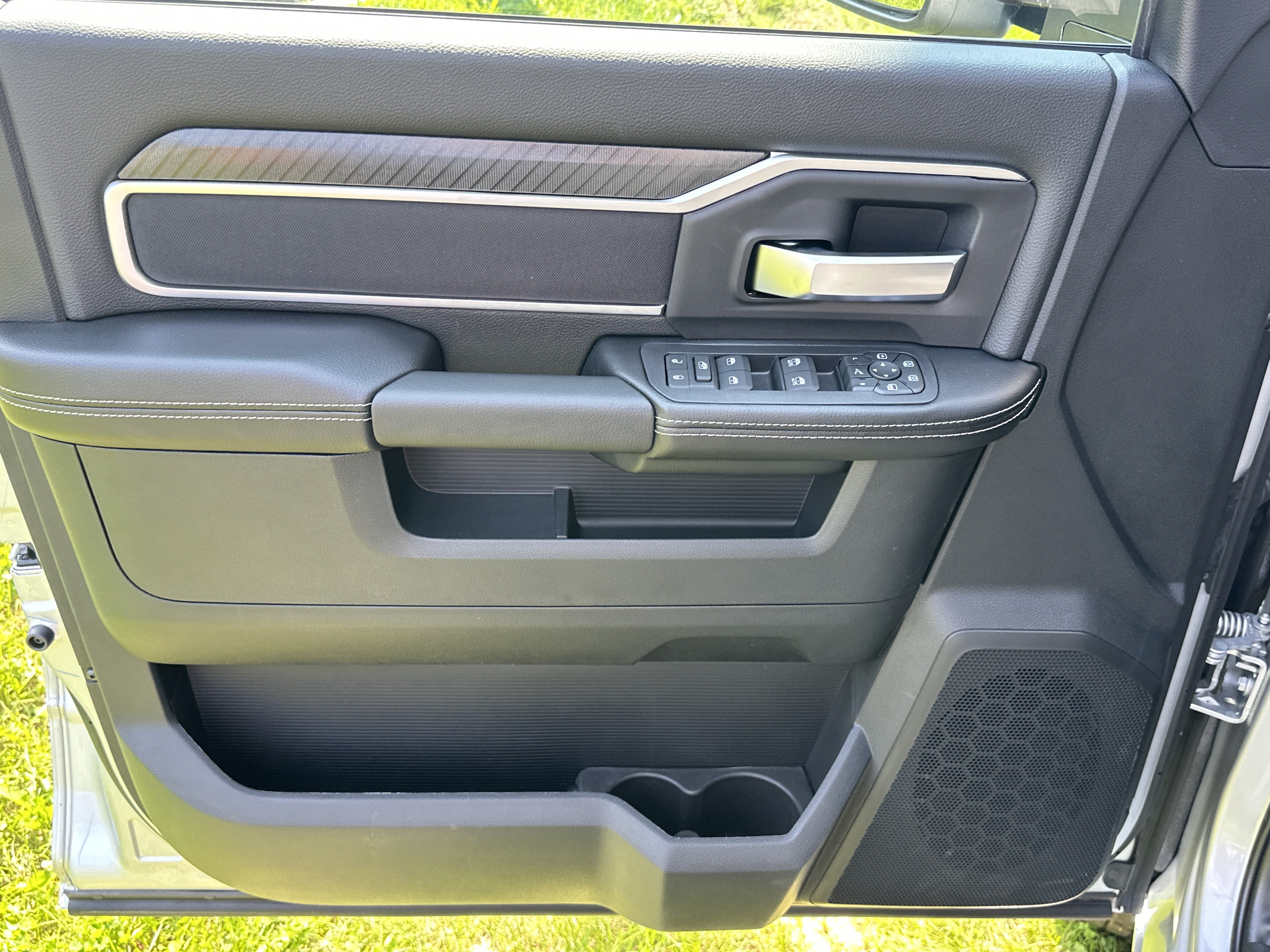 New 2026 RAM 3500 Big Horn AWD/4WD image 27