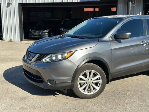 Used 2018 Nissan Rogue Sport S w/ S Appearance Package FWD image 38