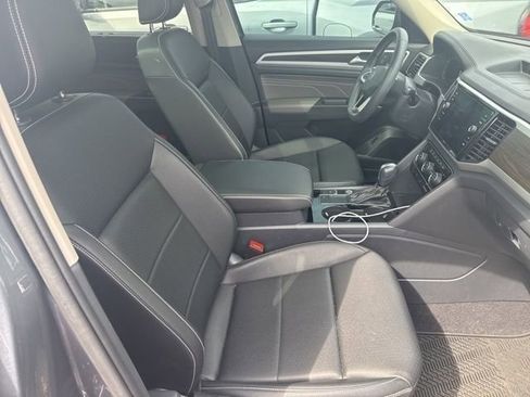 Used 2023 Volkswagen Atlas SE w/ Panoramic Sunroof Package FWD image 23