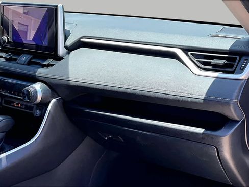 Certified 2025 Toyota RAV4 XLE w/ Convenience Package FWD image 19