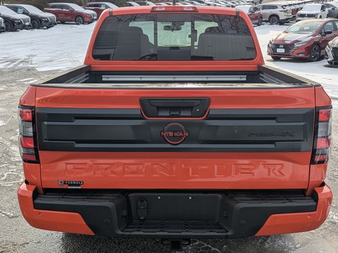 Used 2025 Nissan Frontier PRO-4X w/ Pro Convenience Package image 6