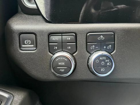 Used 2024 GMC Sierra 1500 Elevation w/ Preferred Package AWD/4WD image 14