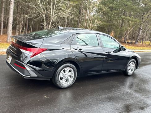 New 2026 Hyundai Elantra SE image 6