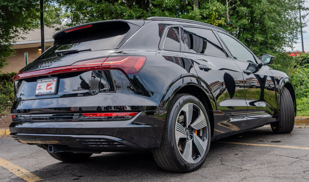 Used 2023 Audi e-tron Premium Plus AWD/4WD image 28