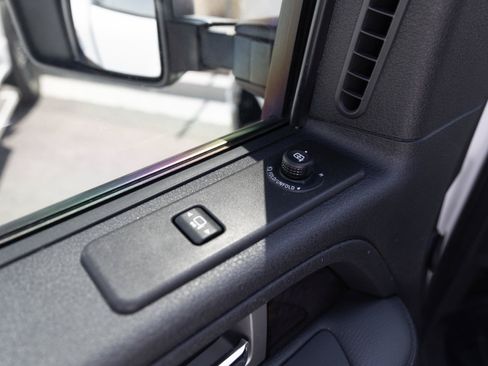 Used 2013 Ford F150 Platinum AWD/4WD image 30