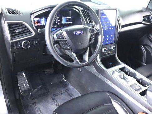 Used 2022 Ford Edge SEL w/ Convenience Package image 9