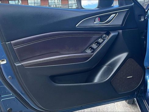 Used 2018 MAZDA MAZDA3 Grand Touring w/ Premium Equipment Package image 23