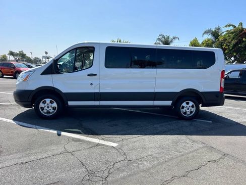 Used 2017 Ford Transit 350 XLT RWD image 4
