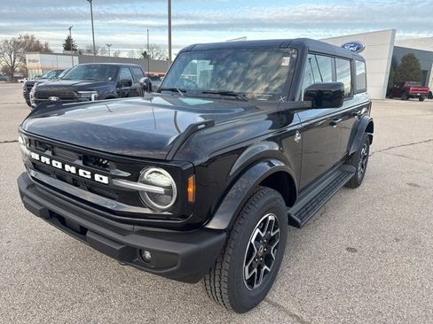 New 2025 Ford Bronco Outer Banks image 7