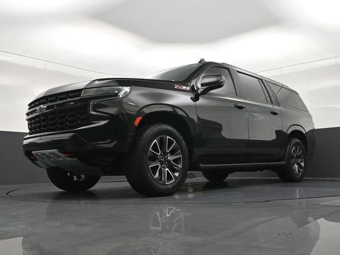Used 2023 Chevrolet Suburban Z71 w/ Luxury Package AWD/4WD image 28