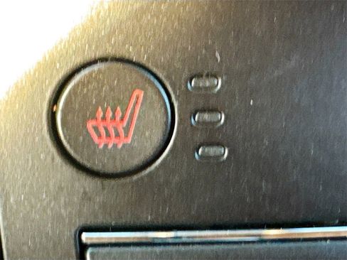 Used 2020 Ford Edge Titanium w/ Class II Trailer Tow Package image 17