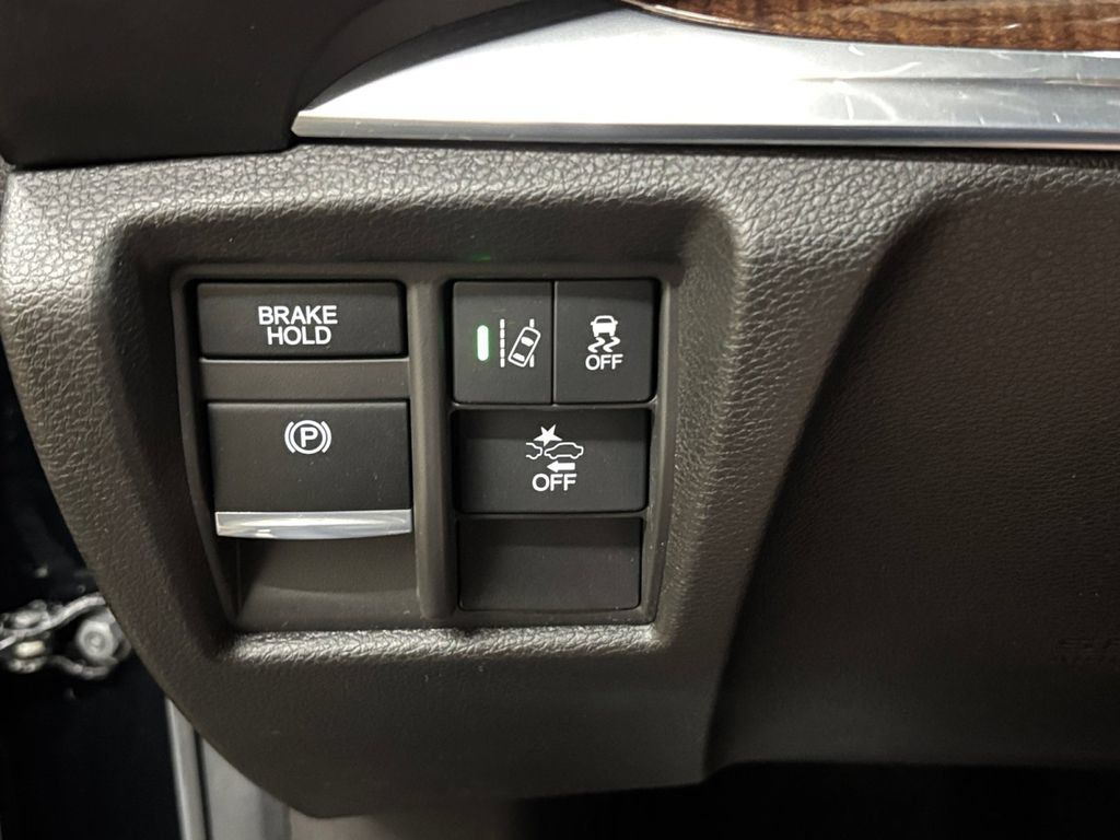 Used 2020 Acura MDX SH-AWD image 31