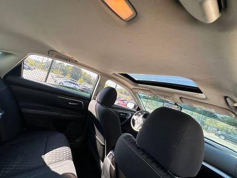 Used 2017 Nissan Altima 2.5 SV w/ Convenience Package FWD image 29