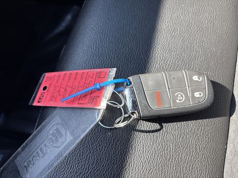 Certified 2025 Jeep Compass Latitude image 36