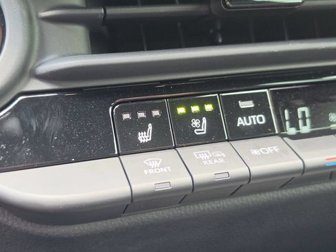 Used 2026 Toyota Crown AWD/4WD image 23