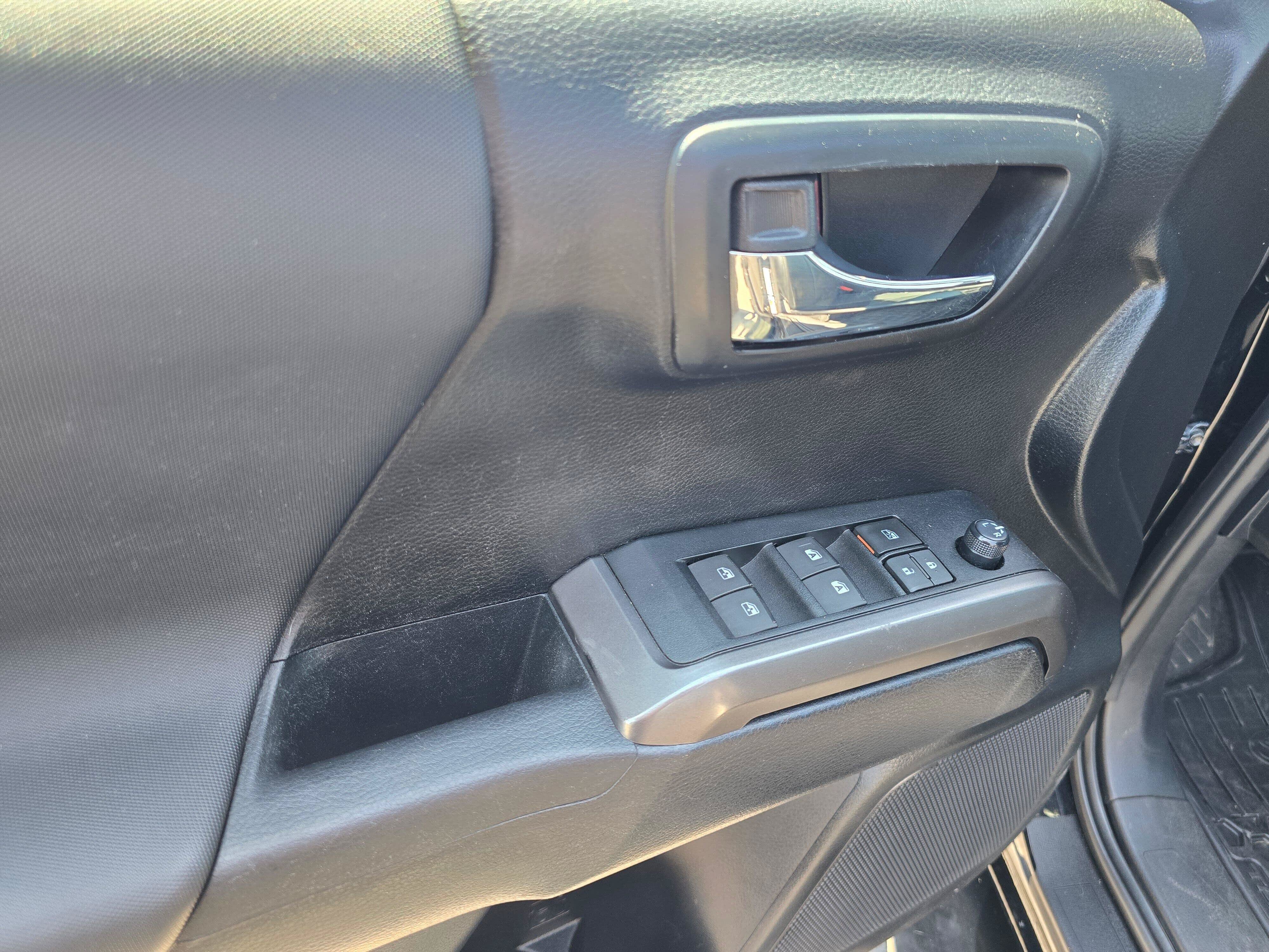 Used 2021 Toyota Tacoma TRD Off-Road AWD/4WD image 21