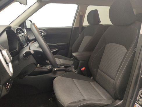 Used 2021 Kia Soul S image 17