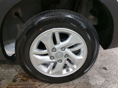 Certified 2025 Hyundai Venue SE FWD image 35