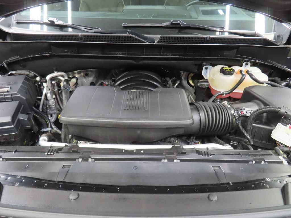 Used 2025 GMC Yukon XL Denali Ultimate AWD/4WD image 38