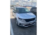 Used 2022 Kia Carnival LX image 2