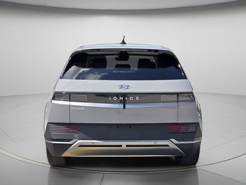 Certified 2024 Hyundai Ioniq 5 SEL RWD image 6