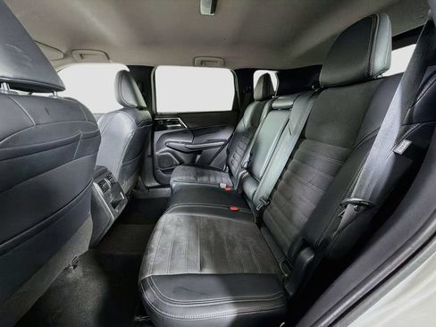 Used 2024 Mitsubishi Outlander SE Black Edition AWD/4WD image 23