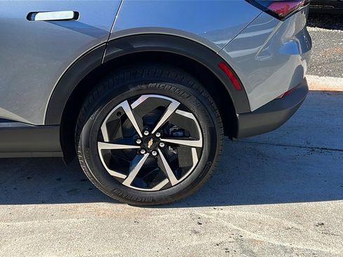 New 2026 Chevrolet Equinox EV LT image 9
