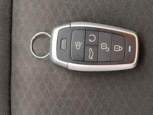 Used 2022 Chevrolet Malibu LT FWD image 32
