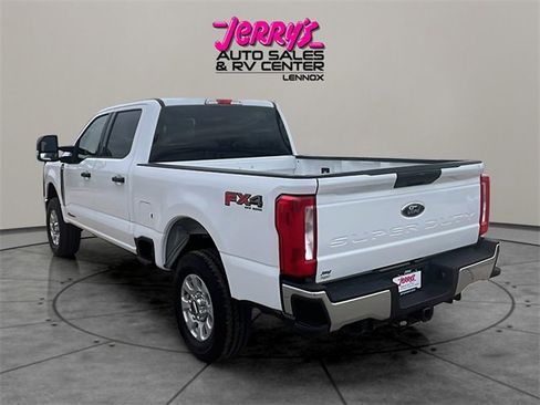 Used 2024 Ford F250 XLT w/ FX4 Off-Road Package image 13