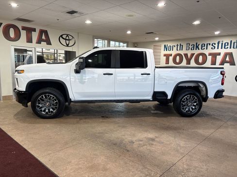 Used 2022 Chevrolet Silverado 2500 Custom w/ Custom Value Package AWD/4WD image 7
