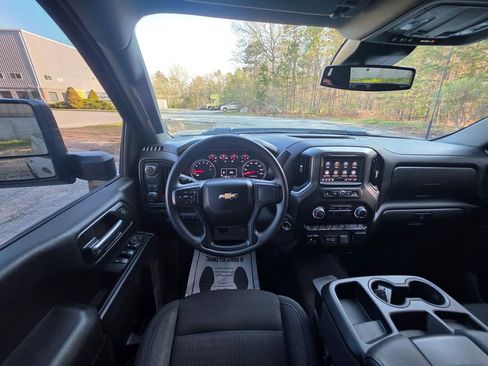 Certified 2024 Chevrolet Silverado 2500 Custom w/ Custom Value Package AWD/4WD image 12